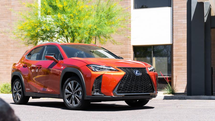  Lexus UX250h F-Sport 2018 года  (NA) (фото 28 из 40)